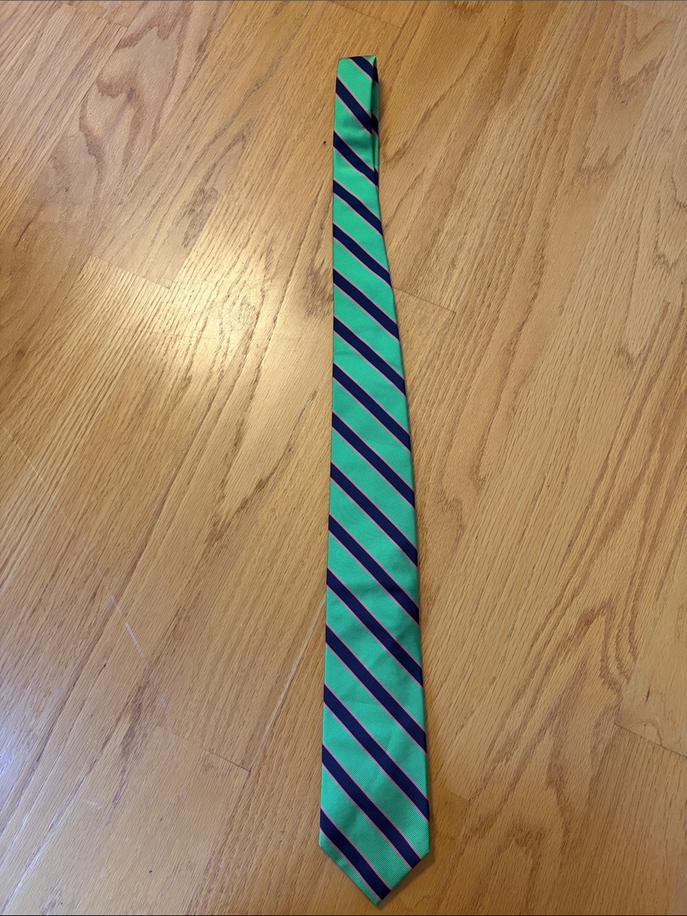 Lilly Pulitzer via Palm Beach men’s pink/green/navy striped 100% silk tie